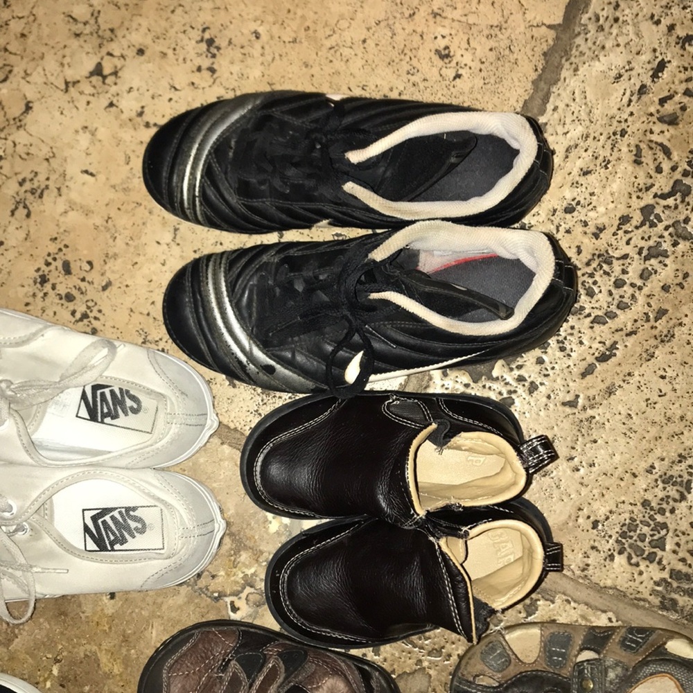 KIDS shoes bundle - Picture 3 of 7